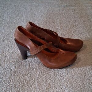 Tsubo Tan Women's Heels
